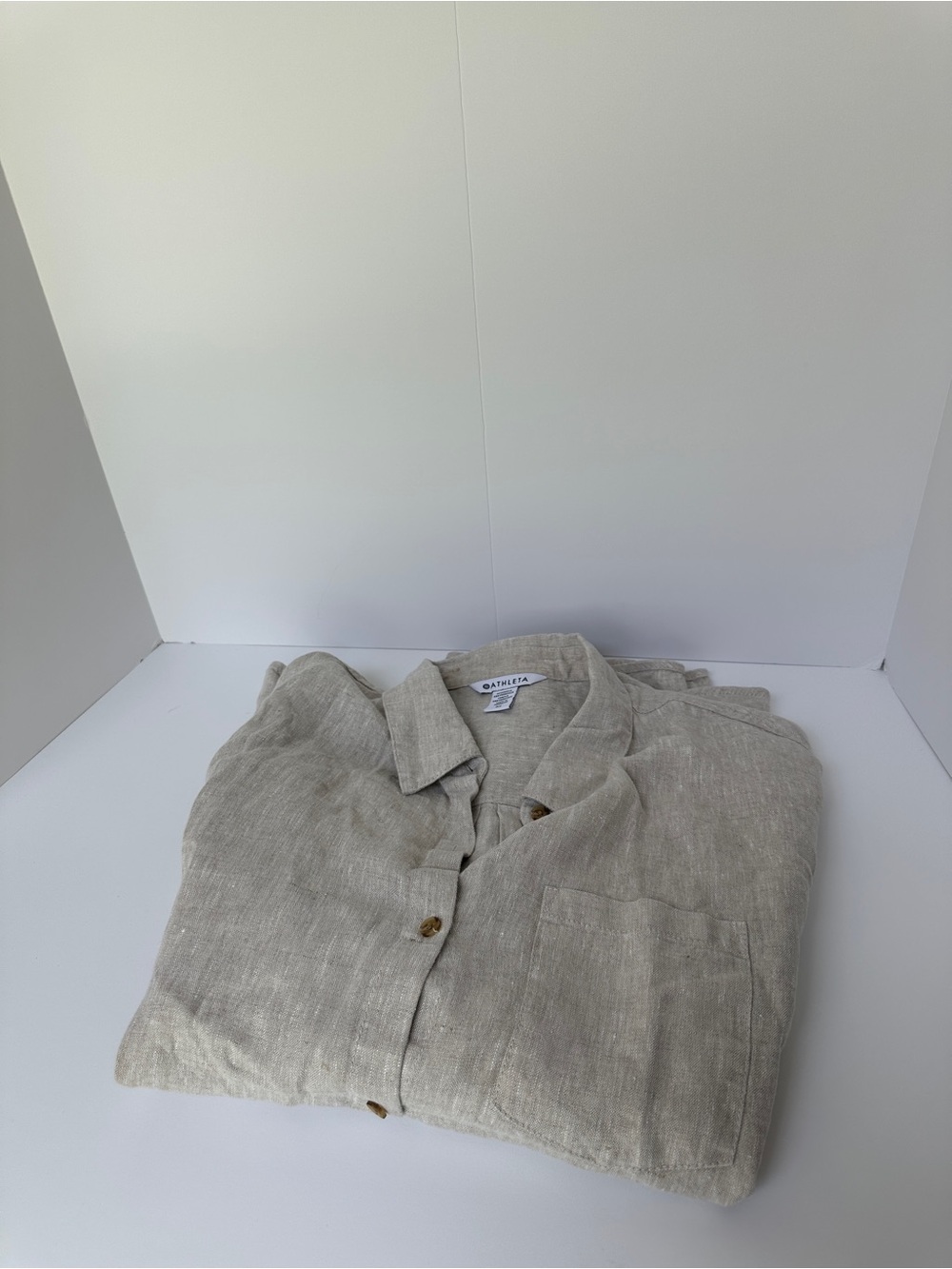 Athleta Retreat Linen Top
Machine-washable, 100% linen with a relaxed fit.